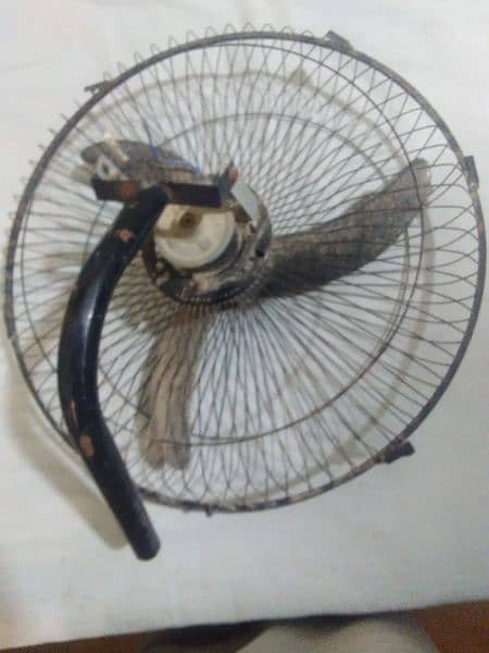 Bracket Fan 22 inch 1