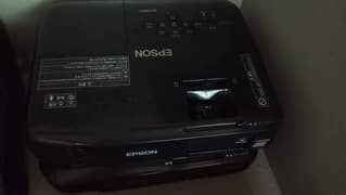 VGA and HDMI Projectors available for sale in reasonable price 0