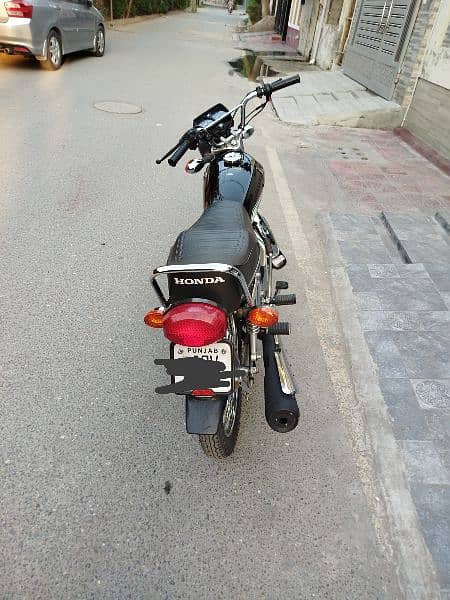 Honda 125 S 2023 Black 2