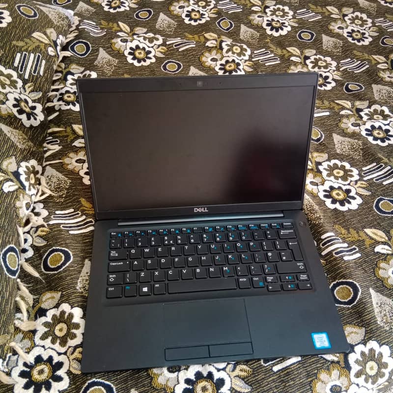 dell latitude laptop 7390 i5 8th Gen. 256GB Rom,8GB Ram 1