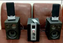 Original Japanes Audionic speaker set and woofer  with also remote. .