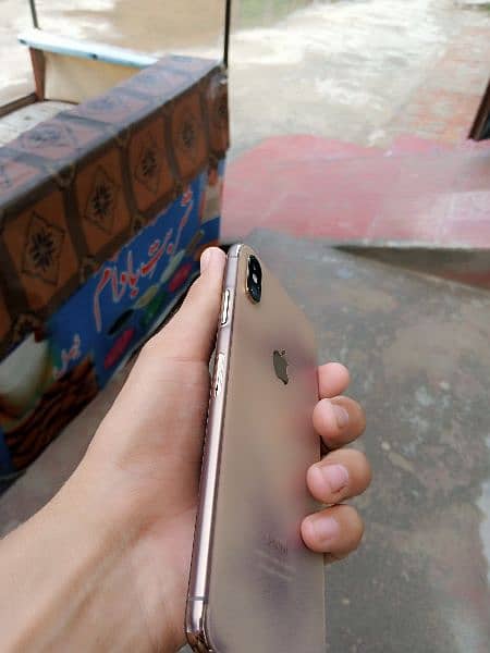 iPhone xs max . . . . 256Gb 1