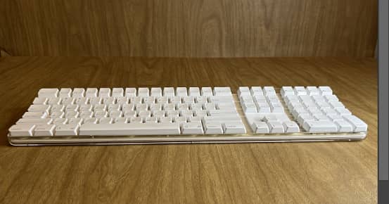 Apple wire keyboard 5