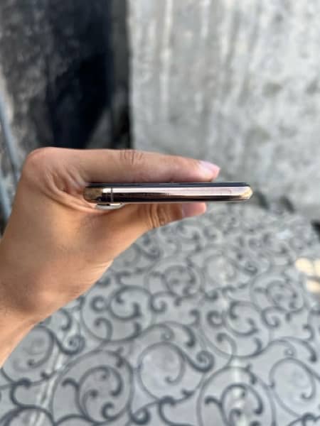 iPhone XS Max (03115380343) 3