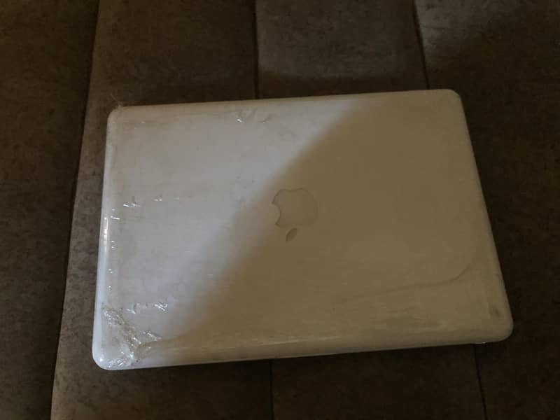 MacBook 13.3 Inch Intel Core 2 Duo 2