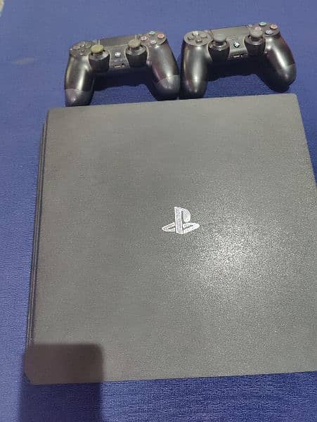 PS4 pro 1 tb 1