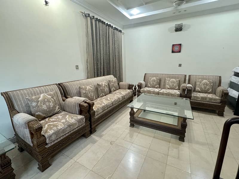 7 seater sofa set new condition 0