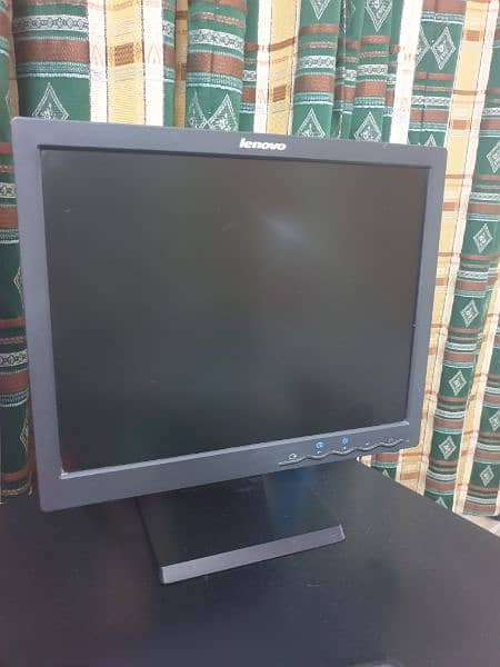 Lenovo 17 inch Lcd 1