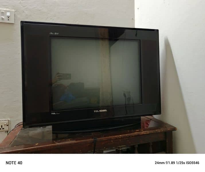 TCL NOBLE SLIM GOLD TELEVISION A lmost New Contact #  03344821421 0