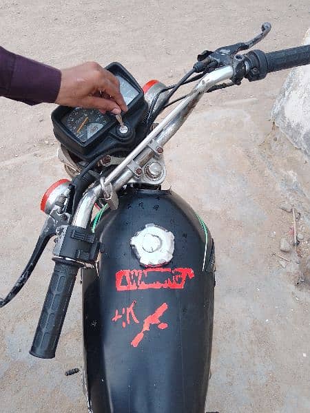 Honda CG125 model 2013 Karachi number 0