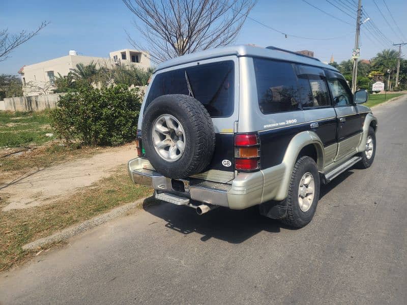 Mitsubishi Pajero 1996 4