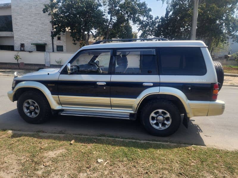 Mitsubishi Pajero 1996 5