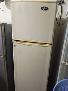 Dawlance company fridge for sale in good condition ten by ten