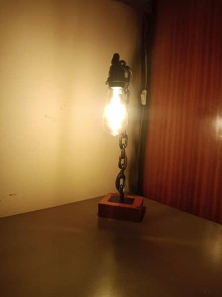 Handcrafted Chain Desk Lamp 1