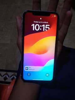 i phone xr waterpacked 87 health 10/10