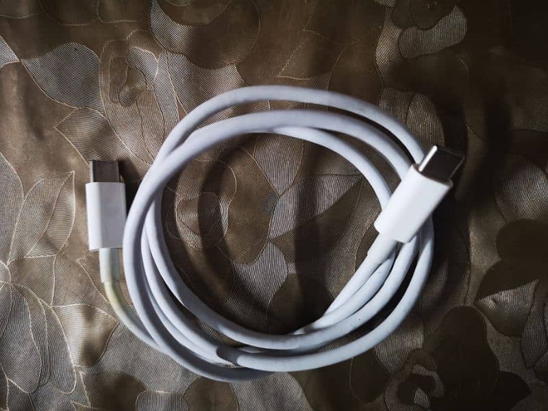 Apple mac book pro A1718 power adapter 1