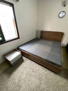 BED SET (BED + 2 SIDE TABLES + DRESSING TABLE(