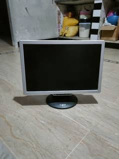 GNR 19" wide screen with built in speakers no line no spot