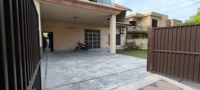 G3 block 180 ft road Johar town 1 kanal old house for sale 3