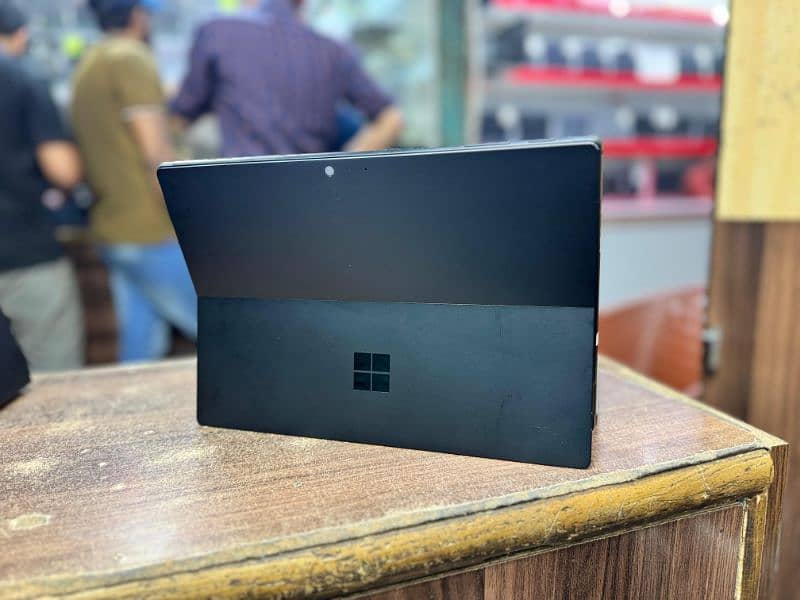 Microsoft surface Pro 6 core i5 8th gen 8gbram 256ssd 1