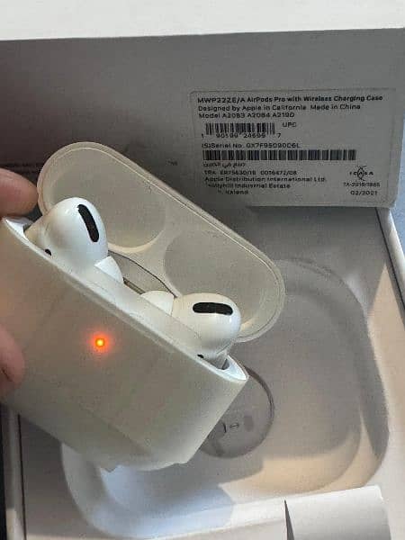 Airpods pro 1st gen 1