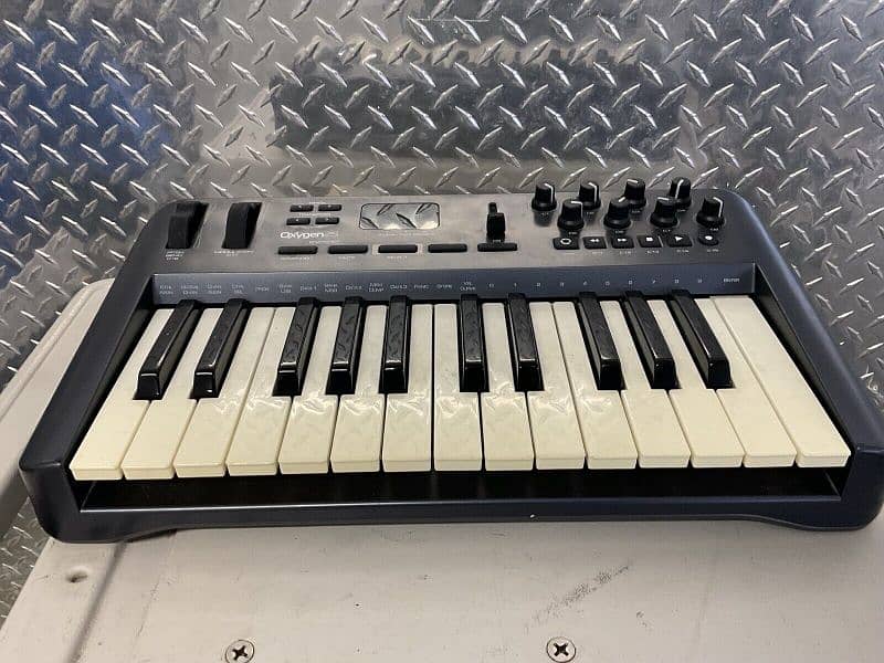 m audio midi keyboard oxygen 25 piano 2