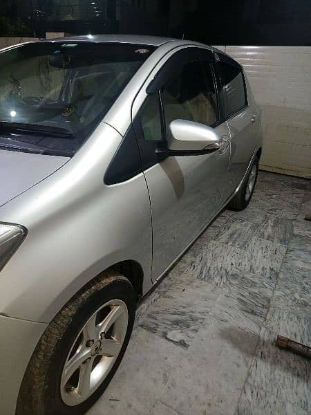 Toyota Vitz 2013/2017 4