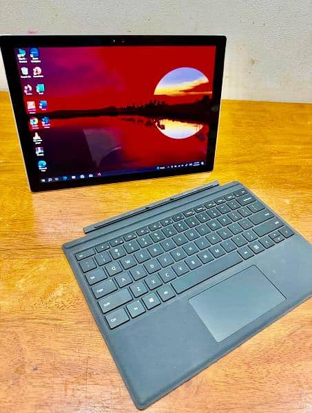 Microsoft surface Pro 7plus core i5 11gen 8gbram 256ssd 2