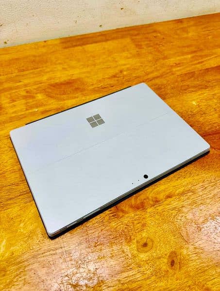 Microsoft surface Pro 7plus core i5 11gen 8gbram 256ssd 3