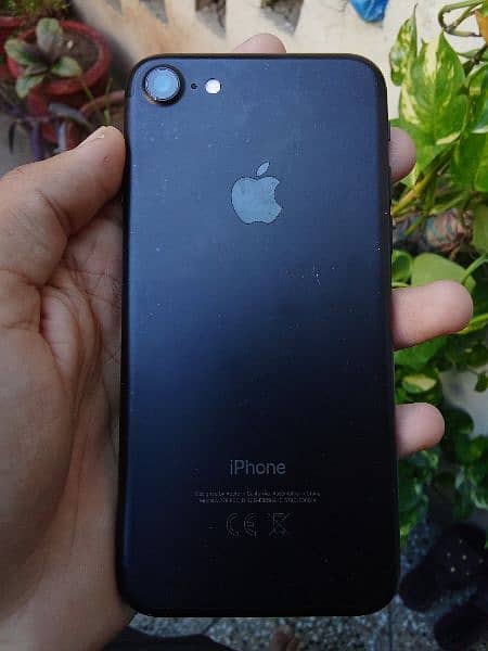 I phone 7  128gb 2