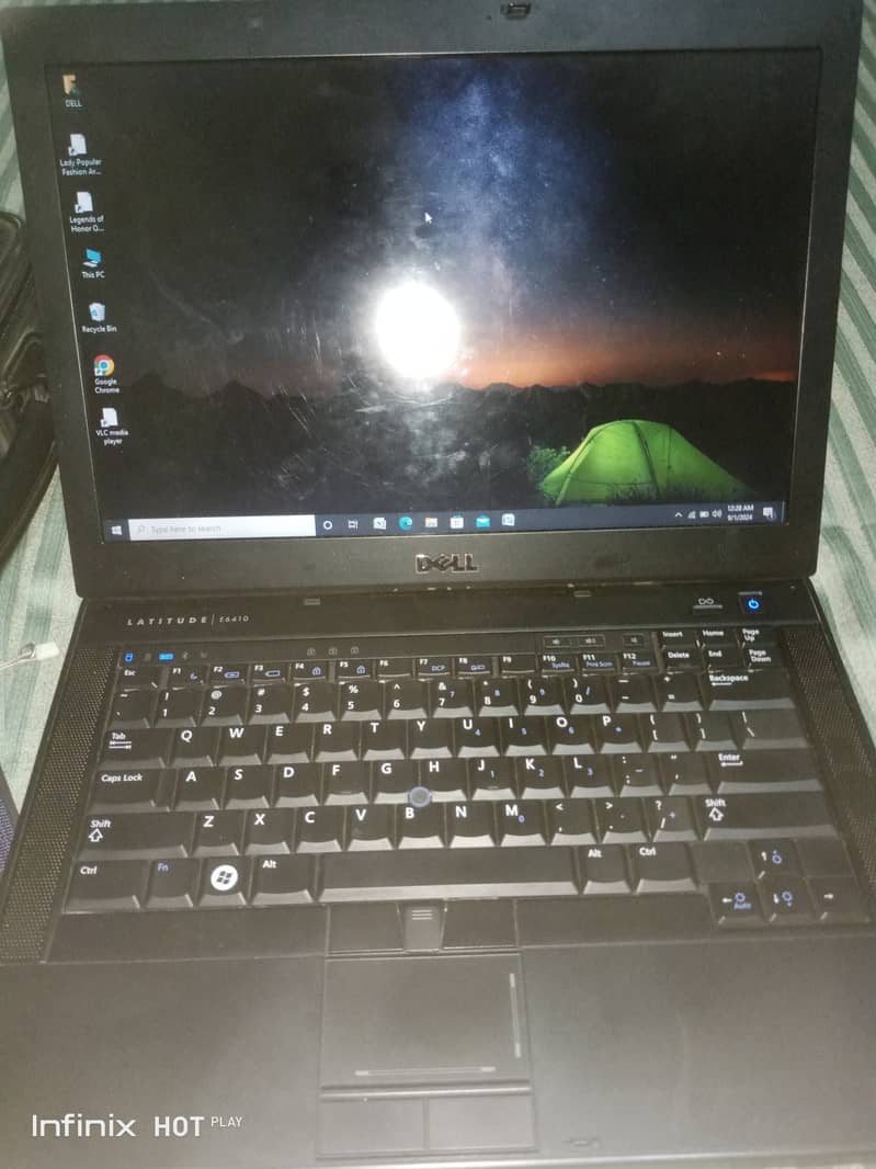 Laptop sale excellent condition first generation bag and charger islu 4