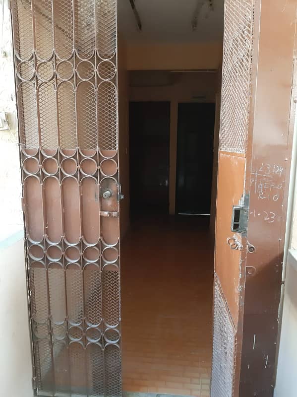 16000000. . yasir appatement flat for sale 2 floor gulshan block 16.2 bed dd iftikhar estate 7