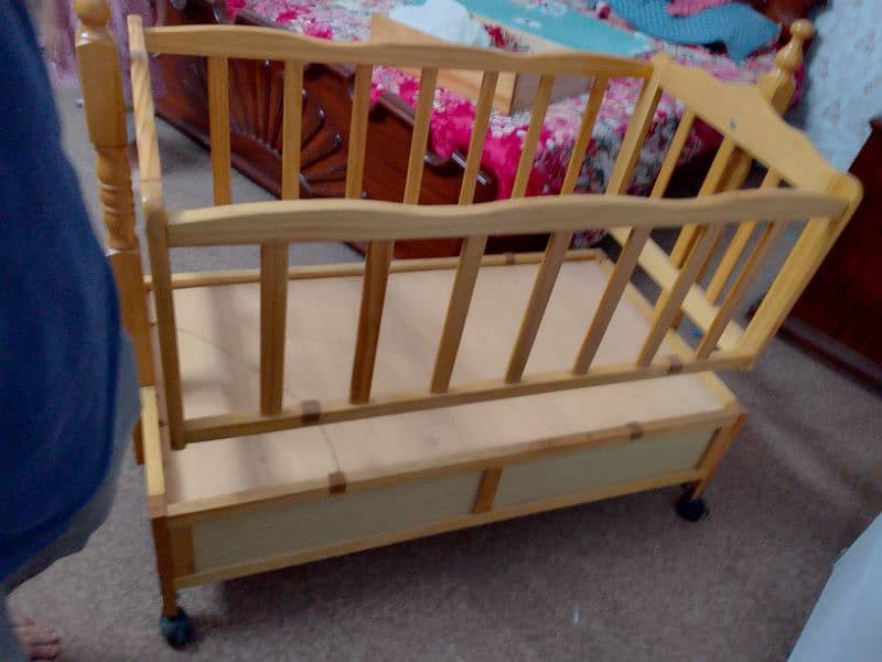 baby cot 1