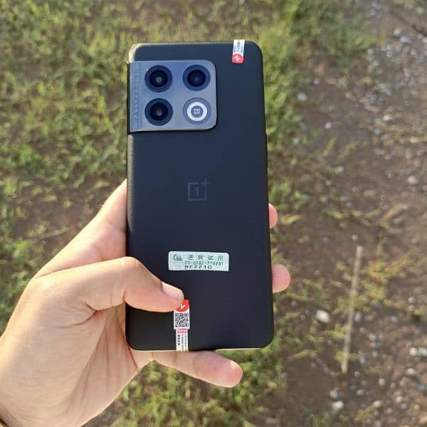 selling OnePlus 10pro 5G non active kit 5