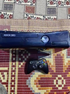 XBOX 360 SLIM JAILBREAK 250GB 32 GAMES CD ROM WORKING ALL OK