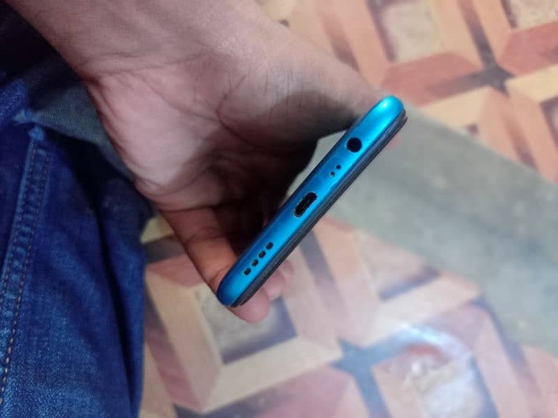 Realme 5i  with box 4/64 4