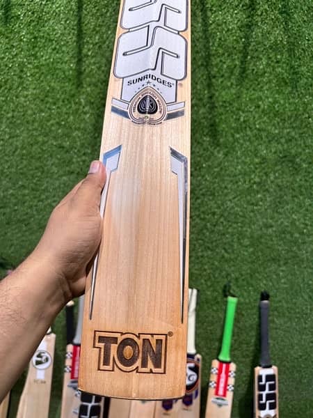 Cricket sports items/Cricket bats/Cricket kit 19