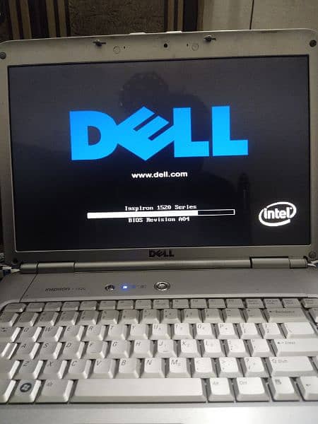 Dell Inspiron 1520 laptop 1