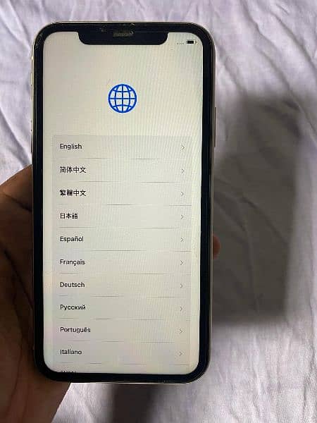 iPhone 11 64gb Non. pta J. v 10/10 condition 87% B. Health 101% waterpack 0