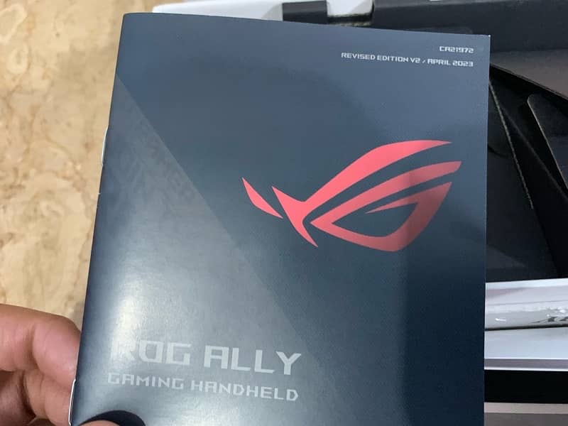 ROG ALLY Z1 extremely new condition just box open 1