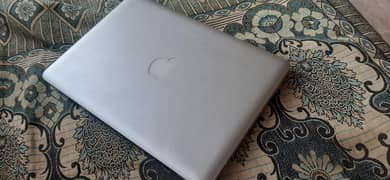 laptop macbook    03077122605