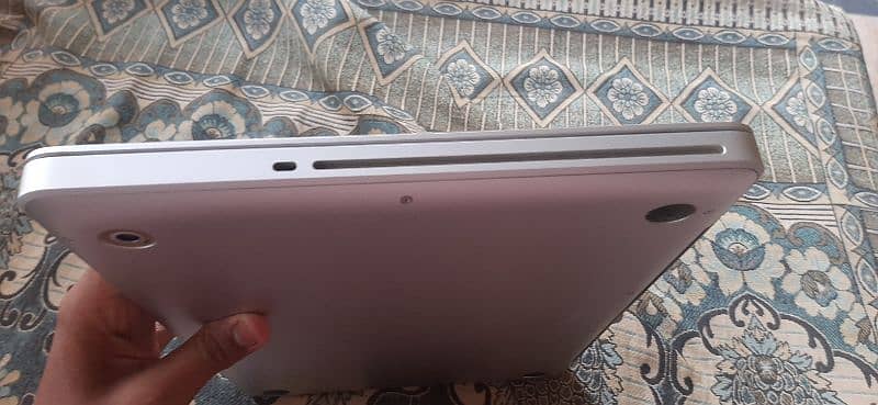 laptop macbook    03077122605 3