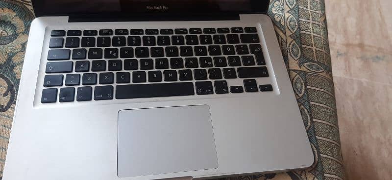 laptop macbook    03077122605 4