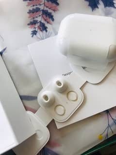 Apple AirPods Pro 100% Original Like new