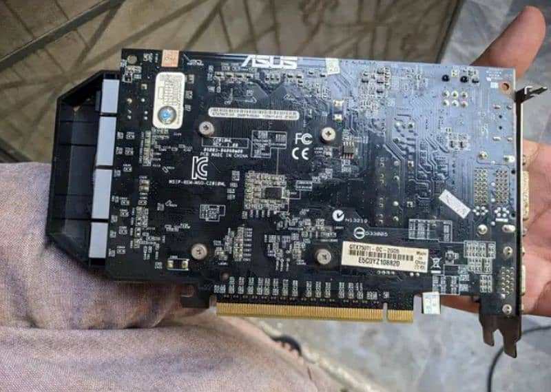 GTX 750 TI 2GB (Good condition) 3