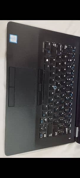 Dell Latitude E7470

 Core i5

 6th Generation
 8GB RAM 

 256 GB SSD 3