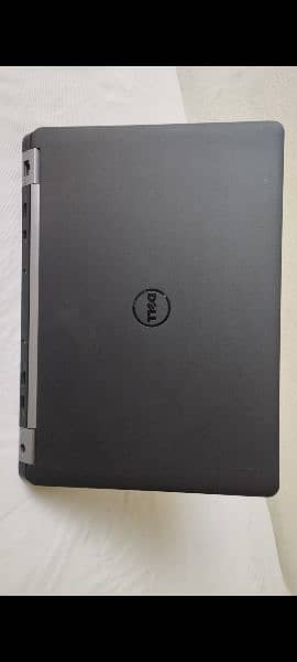 Dell Latitude E7470

 Core i5

 6th Generation
 8GB RAM 

 256 GB SSD 4