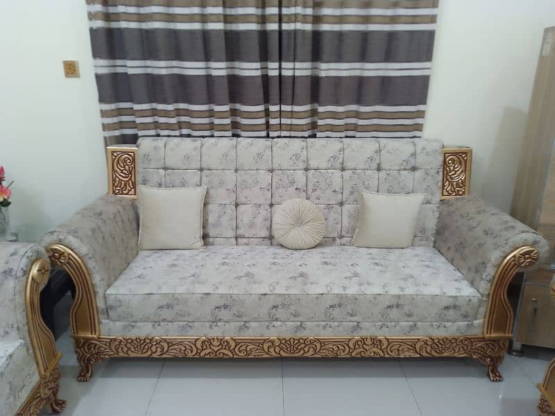 7 seater sofa 0