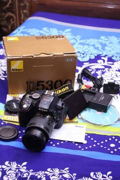 Nikon d5300 complete box 10/10 condition.