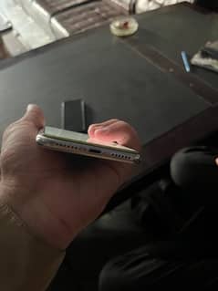 iPhone X 64 gb back break